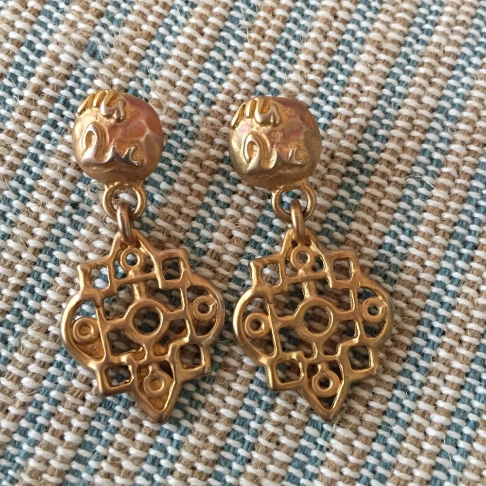Vintage brushed gold